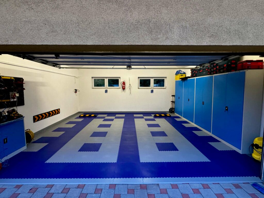 Garage, Czech Republic